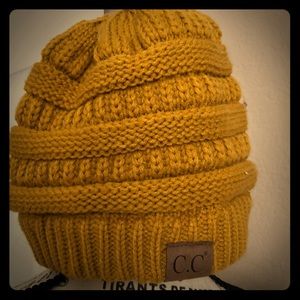 NWOT slouchy Crochet beanie